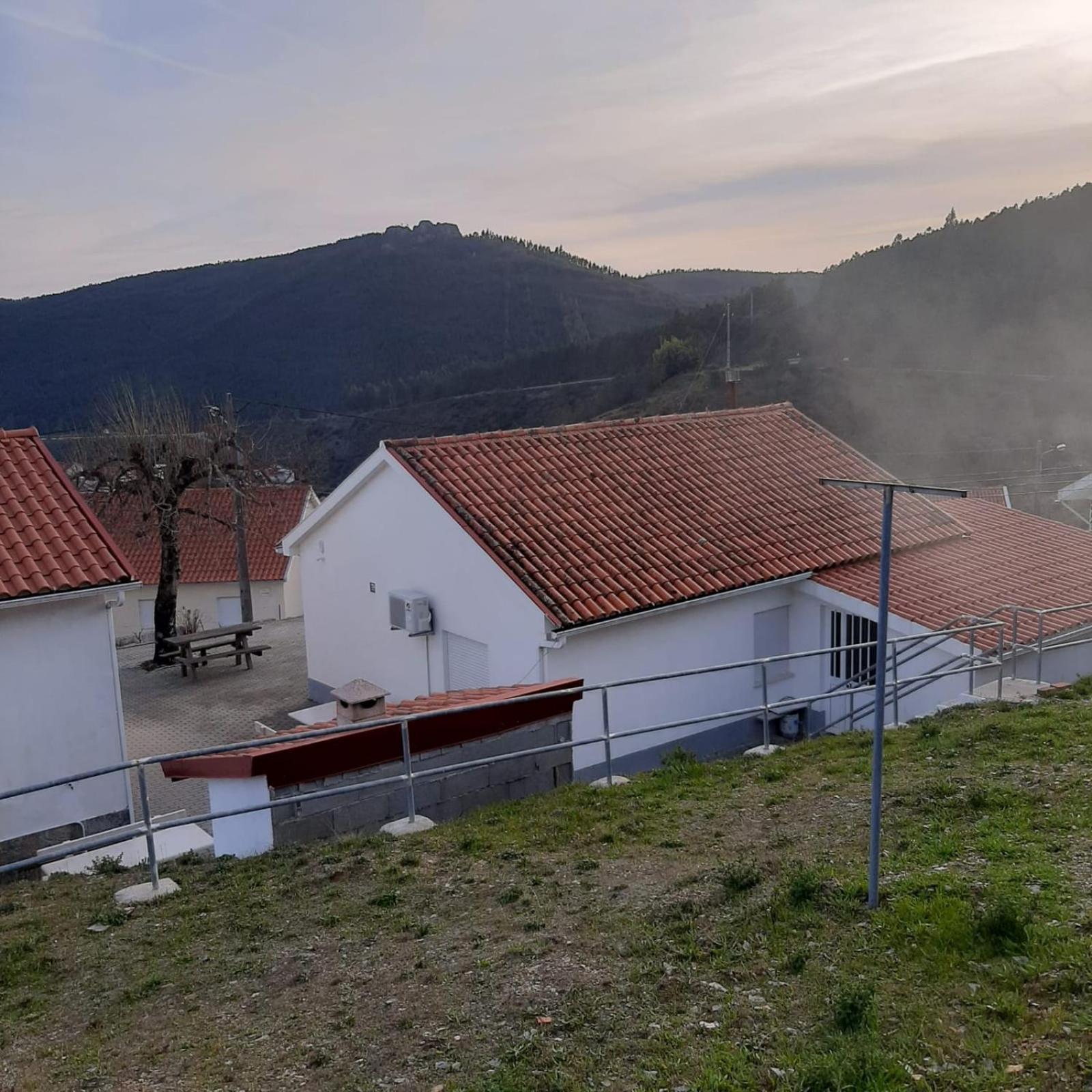 Casa Rural "A Escola" - Meas, Pampilhosa Da Serra Villa Ngoại thất bức ảnh